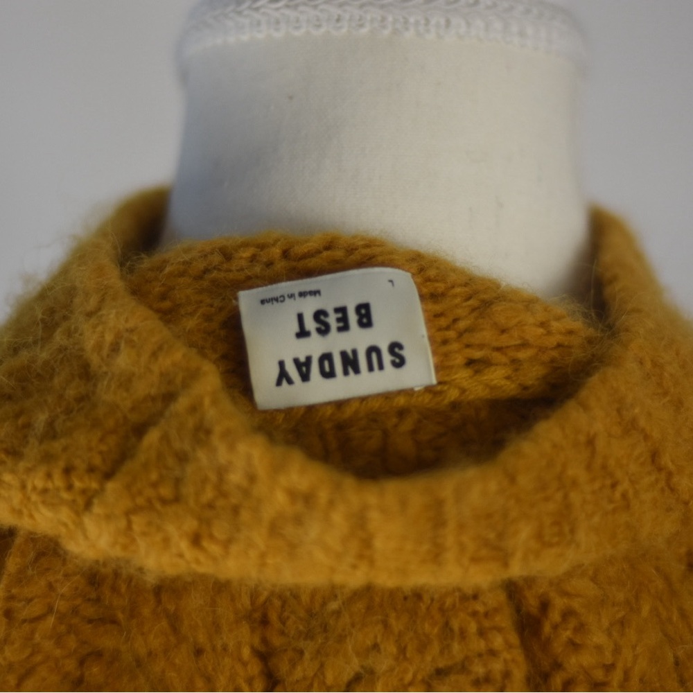 Aritzia Sunday Best Melly Sweater - Picture 7 of 8